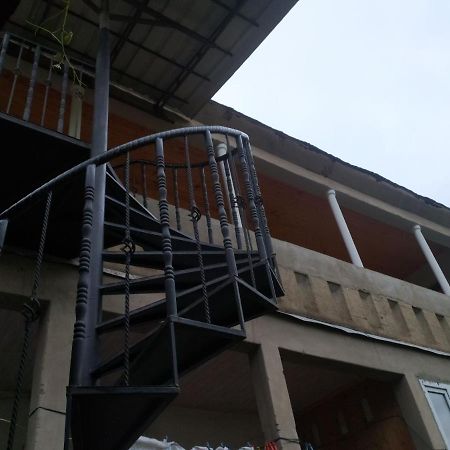 Guest House Nene Mestia Exterior foto
